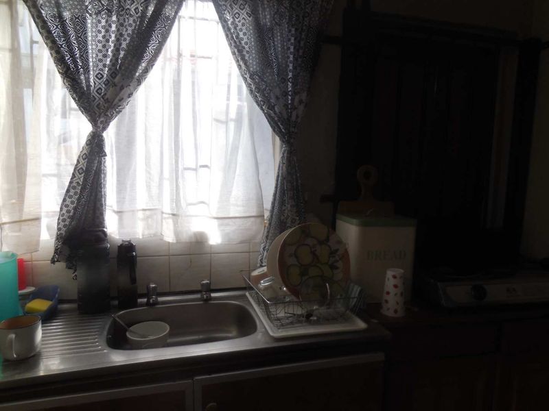 2 bedroom House with Flatlet - Photo 6