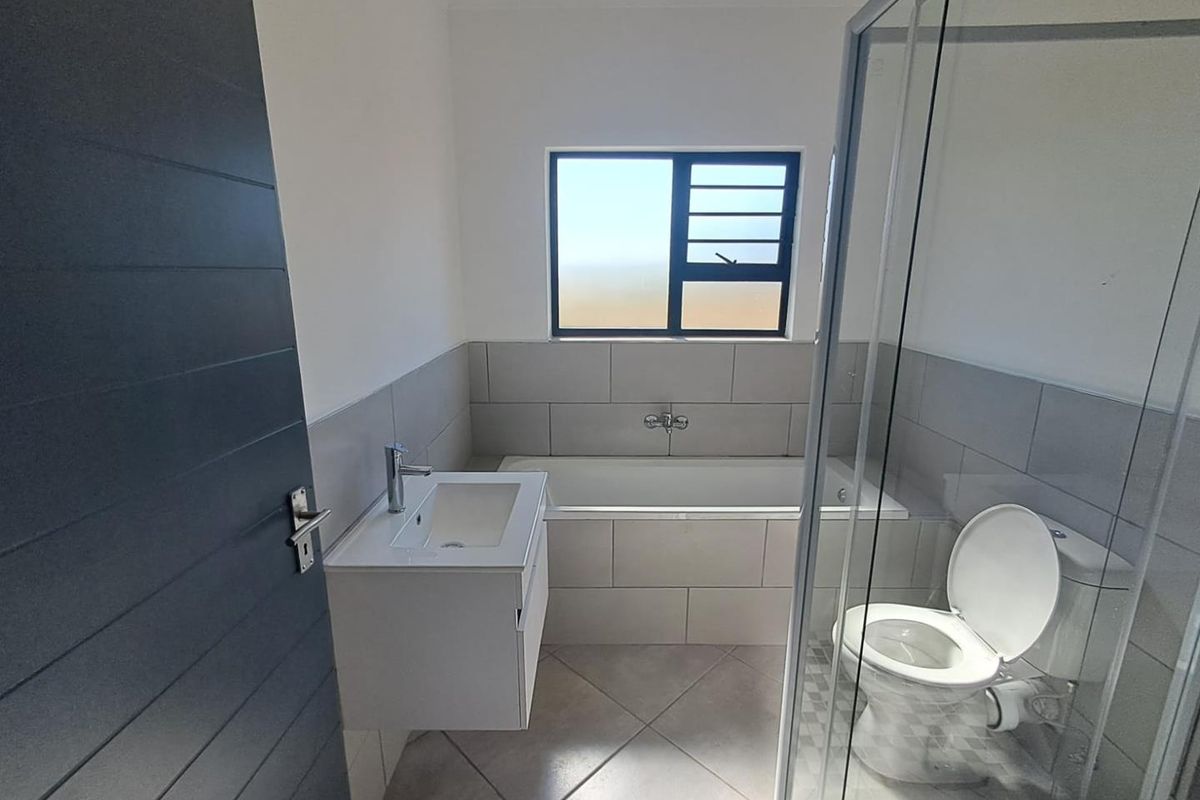 Modern Enclosed Estate Parkdene - Photo 3