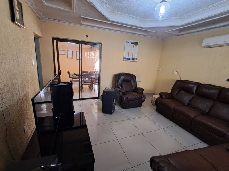 4 Bedroom House Not To Miss - Photo 7