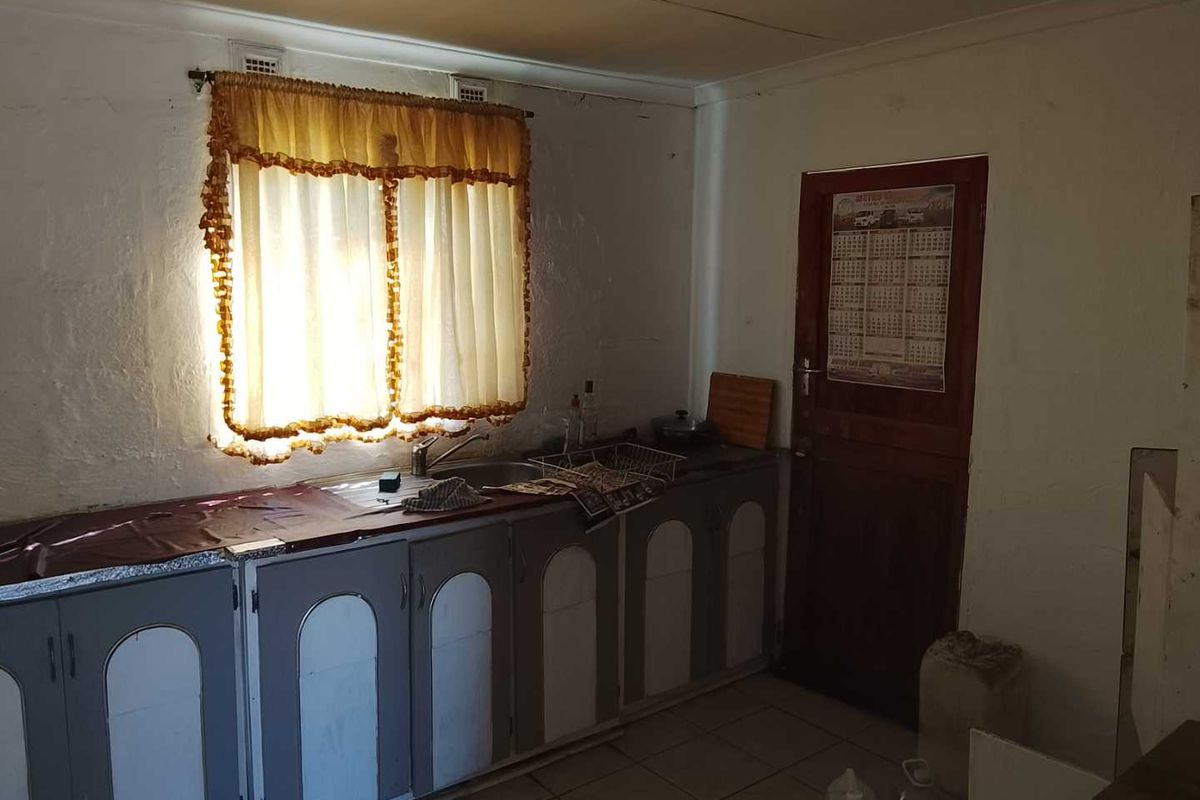 🏡 2-Bedroom Detached House for Sale in Northdale – Ideal Family Home or Investment Opportunity - Photo 5