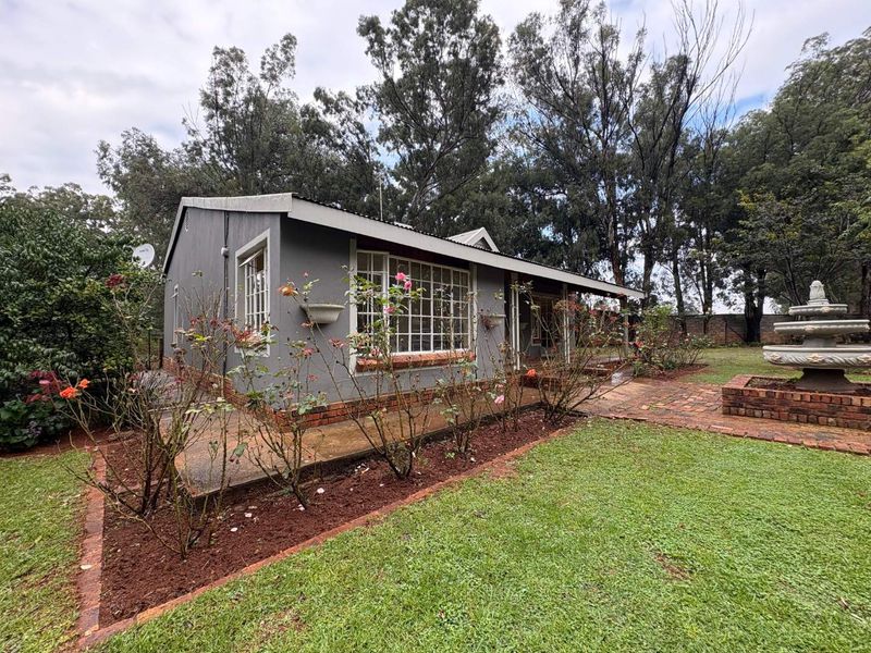 Charming 2-Bedroom Home with Spacious Yard in Henley on Klip - Photo 3