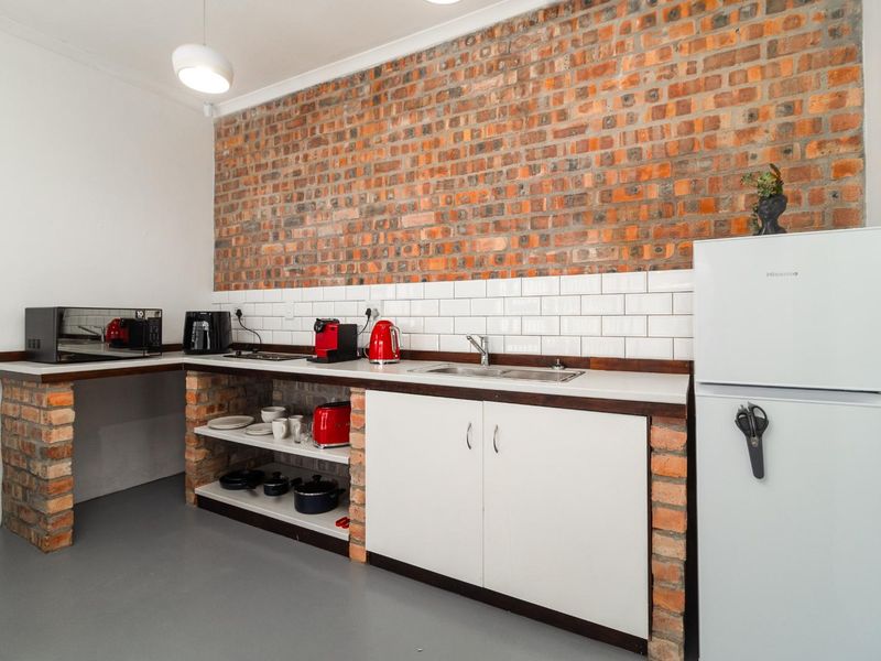 Furnished 6 months based 1 bedroom garden flatlet - Photo 2