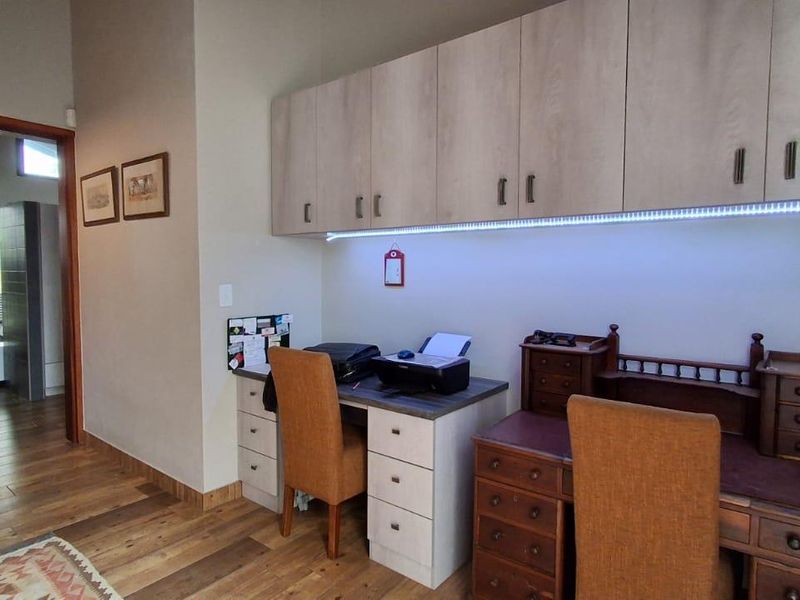 Waterfront Home - Photo 5