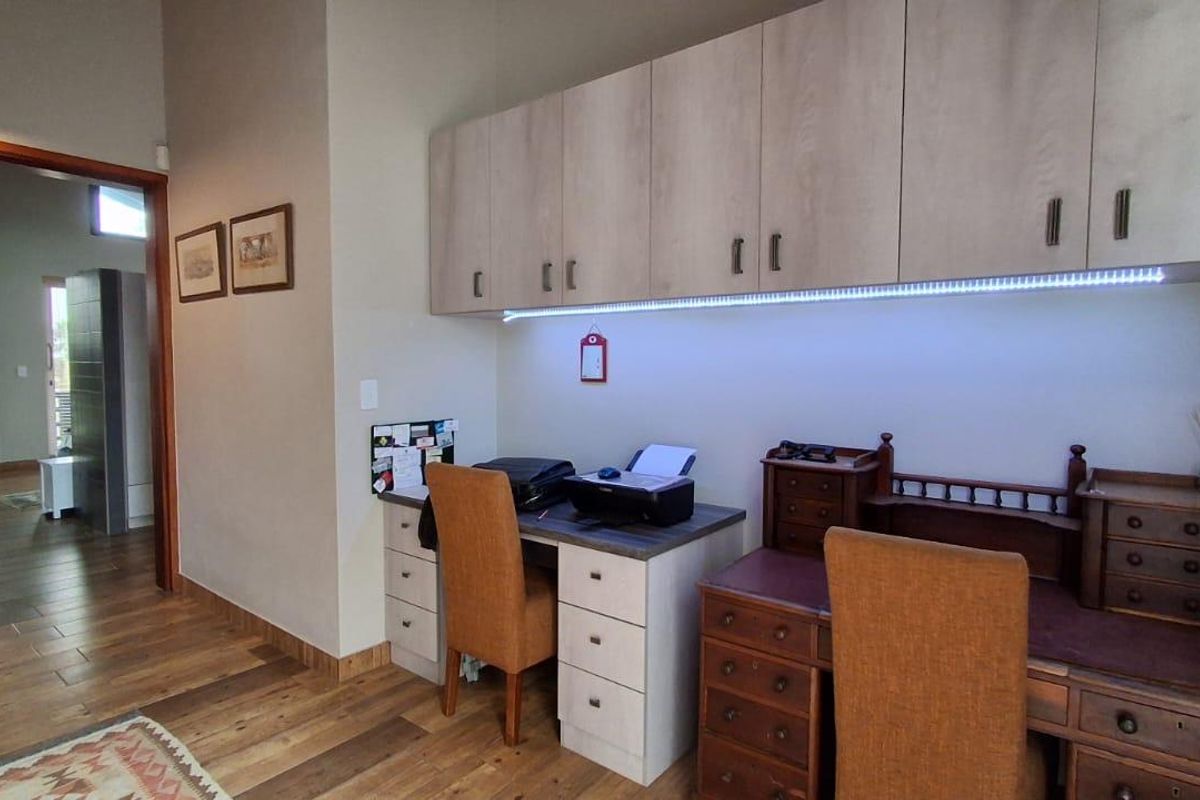 Waterfront Home - Photo 5