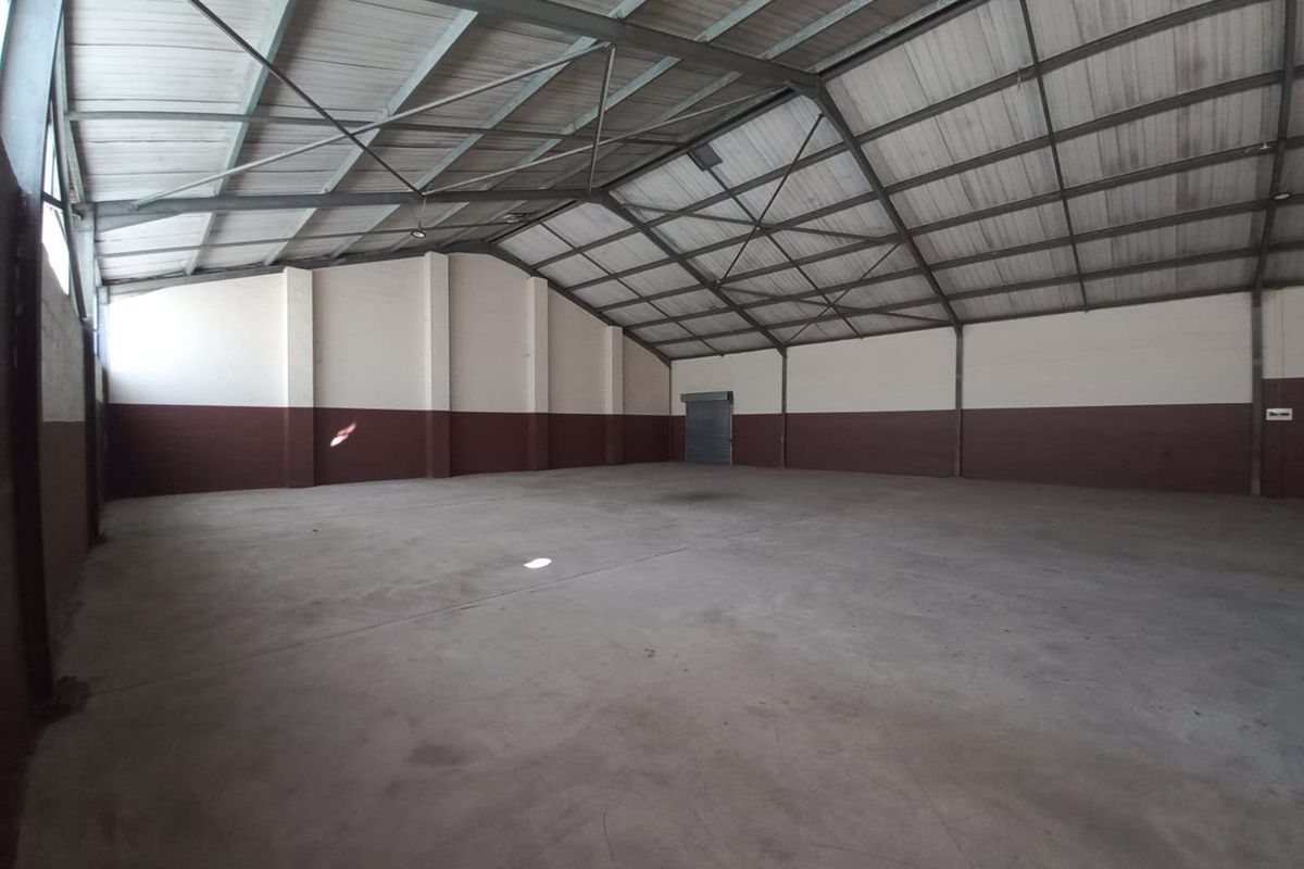 Versatile Industrial Warehouse Space in Empangeni Central for Lease. - Photo 3