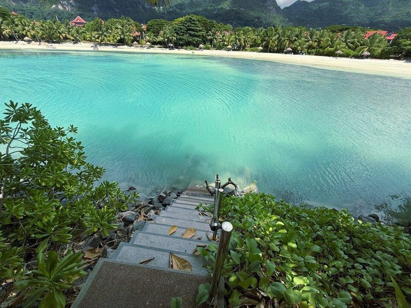 Beach or pool? It's tougher than you think. - Photo 4