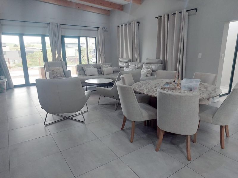 Beautiful Home For Rental in Palm Lakes Estate - Photo 8