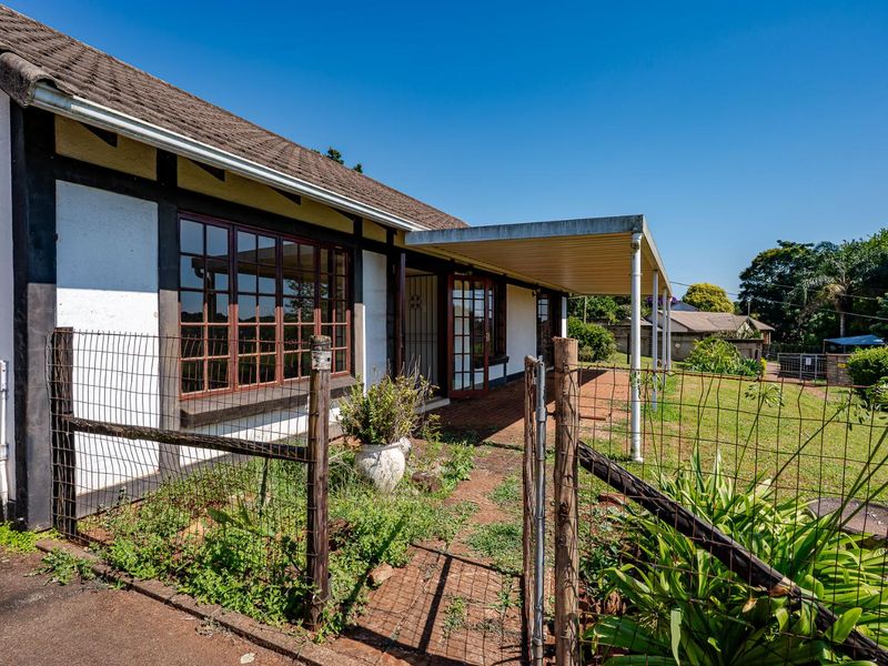 A HOME TO GROW INTO – WATERFORD COUNTRY ESTATE, WATERFALL 2 - Photo 4