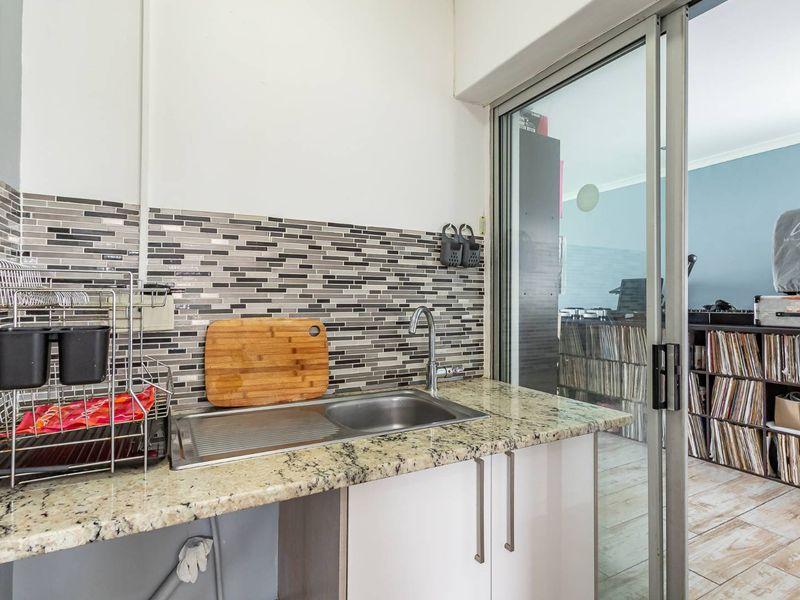 Perfect Family Home in Fairways, Cape Town. - Photo 9