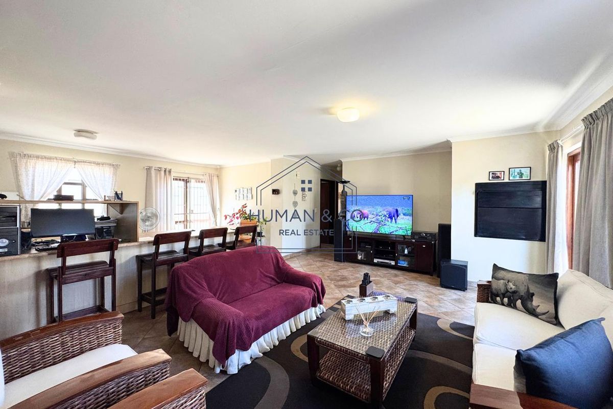 Modern ground floor townhouse near Lagoon and town center - Photo 5