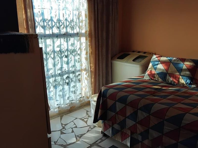 CORNER HOUSE IN VOSLOORUS - Photo 8