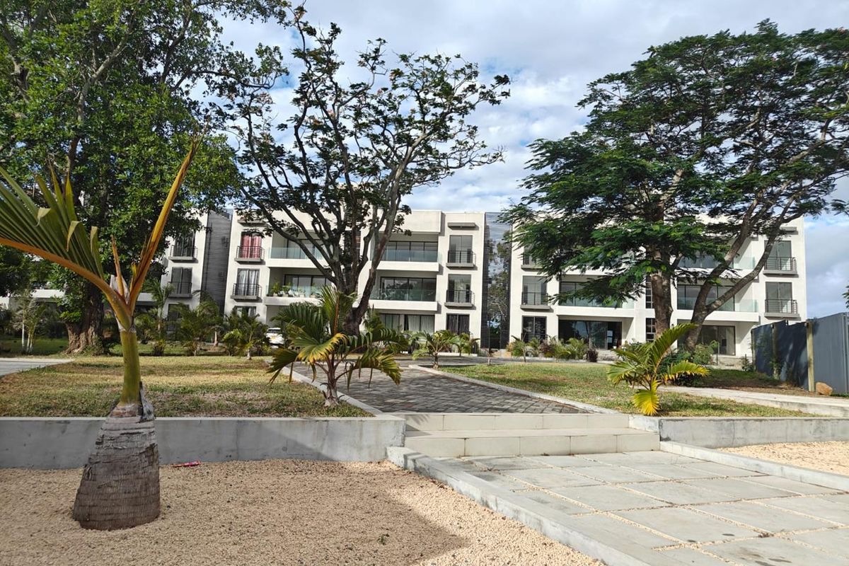 GRAND BAY Ready-to-Move-In - Photo 2