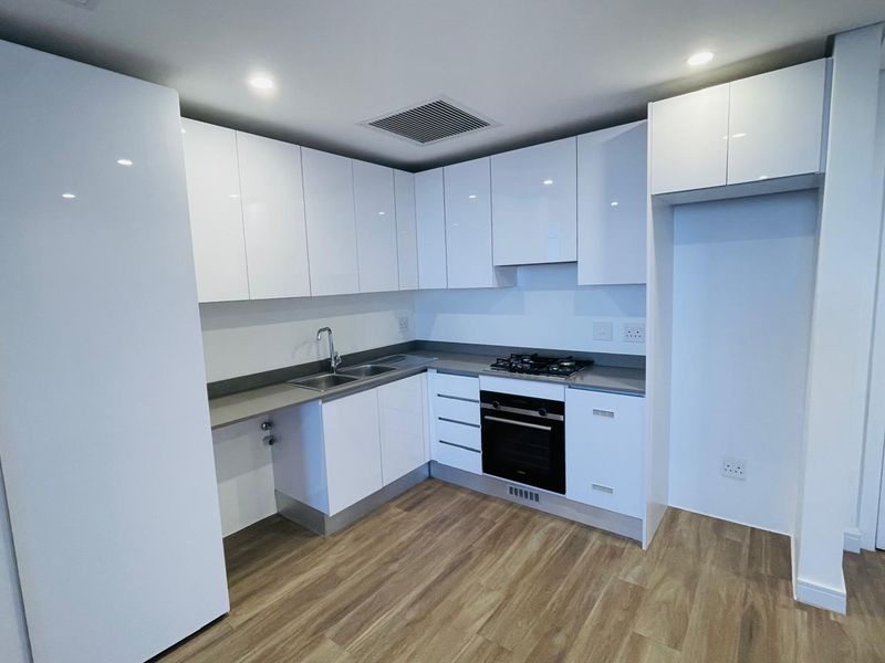 2 Bed Unfurnished Apartment for Rent in Illovo - Photo 2