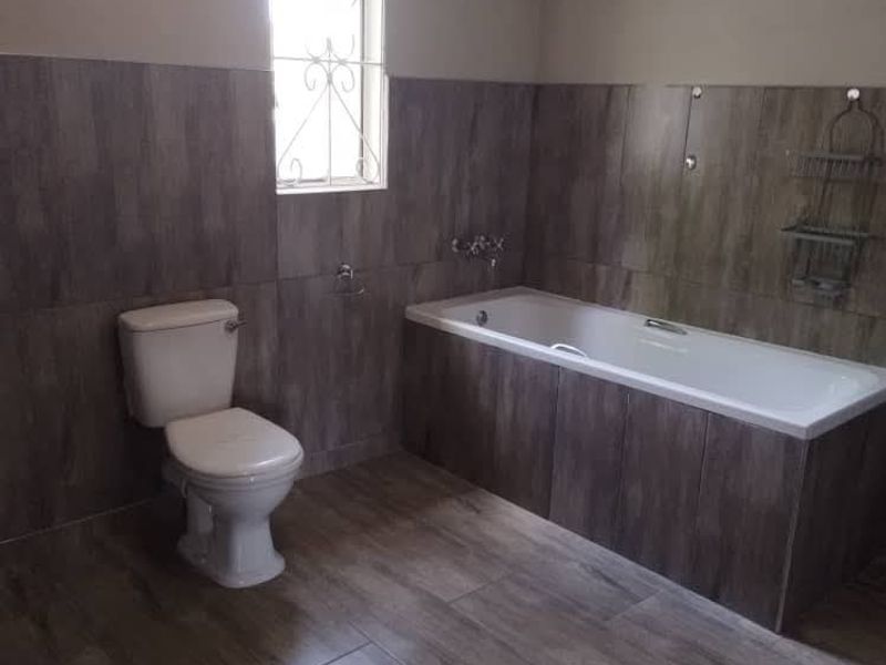 Ongwediva Ext 6 - Family Home For Sale - Photo 4