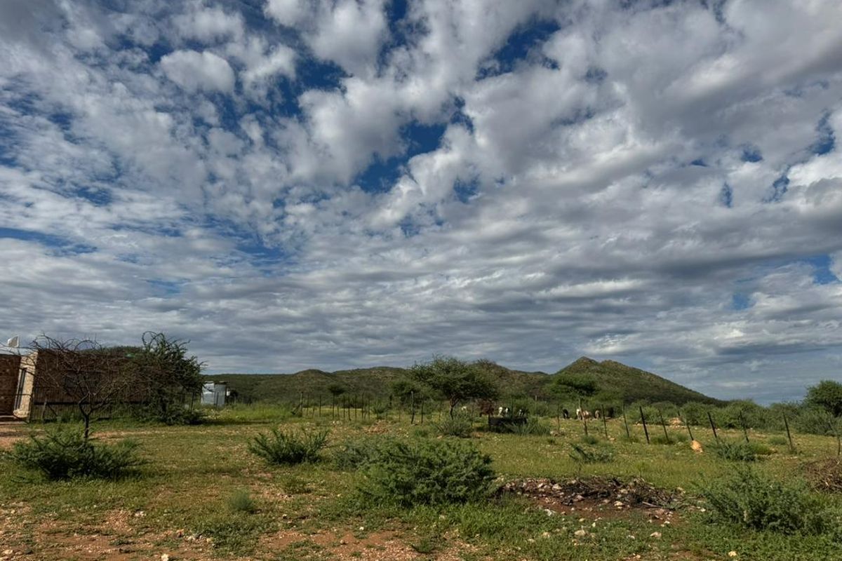 Set amongst the dramatic landscapes of the Khomas Region, the farm offers a unique blend of privacy, natural beauty and self-sufficient living. - Photo 4