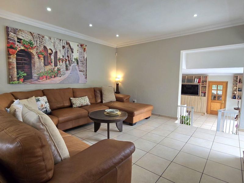 5 Bedroom House for Sale in Mulbarton - Photo 9