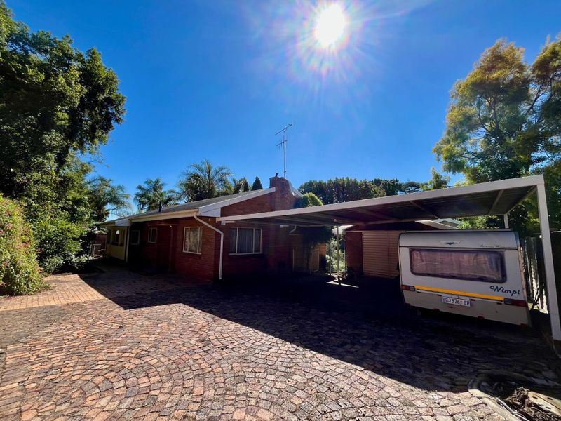 Spacious Family Home with Large Granny Flat for Sale in Villieria – Priced to Sell! - Photo 2