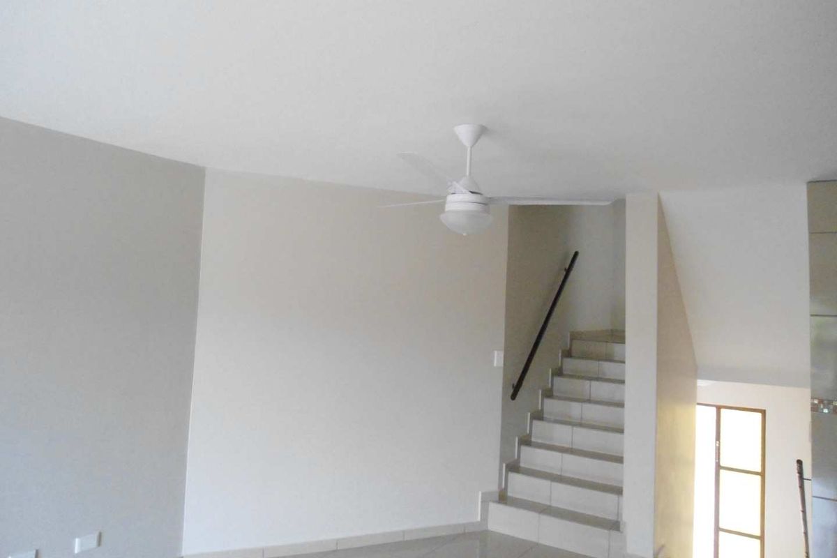 Modern 3-Bedroom Rental in Desirable Meer En See - Photo 4