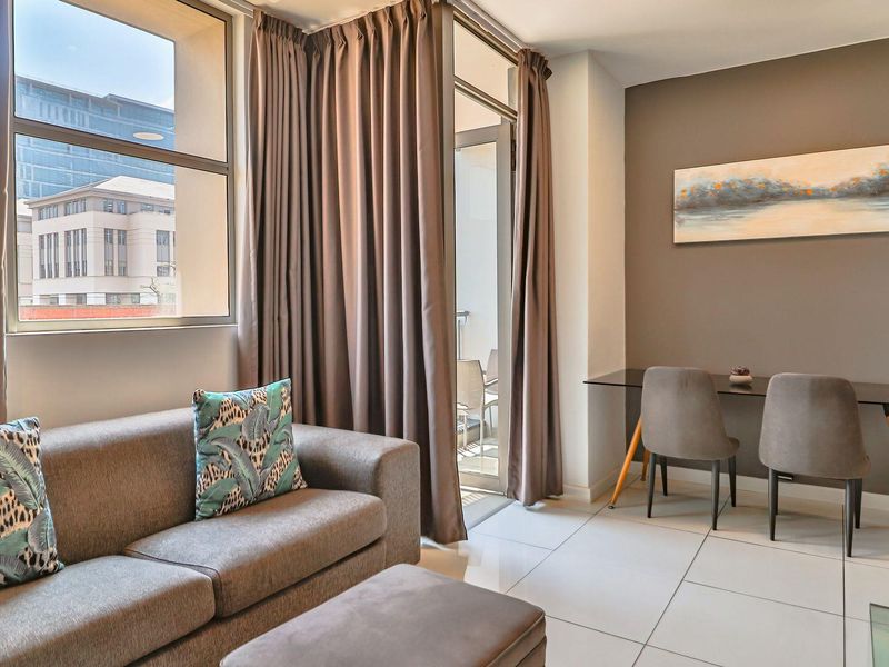 Perfect Buy-to-Let or Airbnb Opportunity in Vibrant Rosebank! - Photo 5