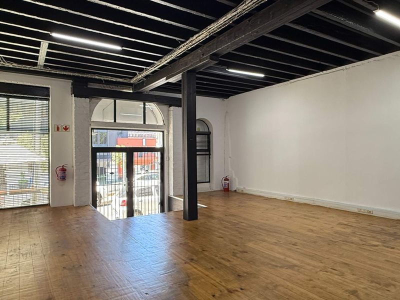 125m2 retail unit to let in Urban Hub - Photo 3