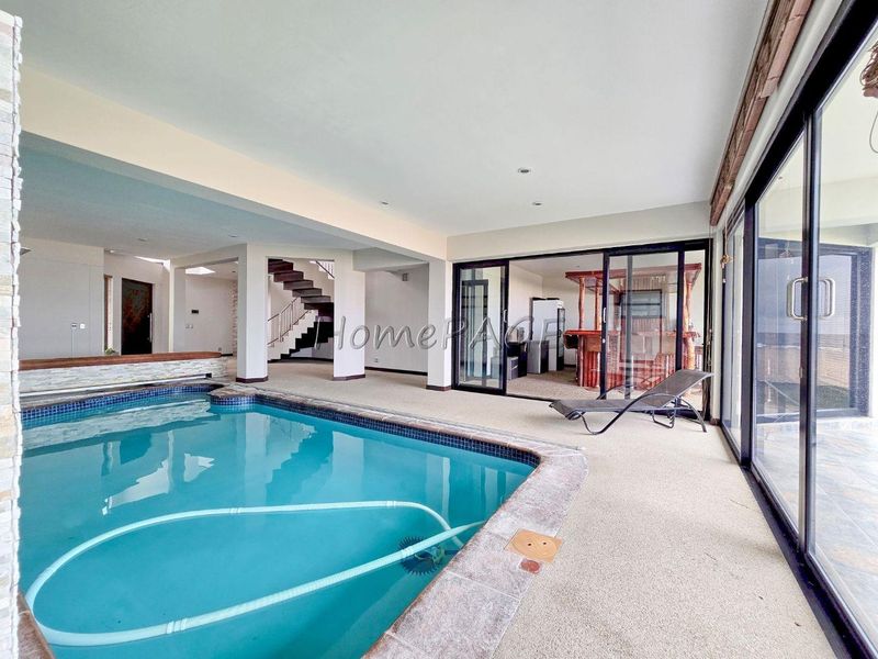 Long Beach Ext 1, Walvis Bay:  MAGNIFICENT 3 STOREY 4 BEDR BEACHFRONT home is for Sale - Photo 10