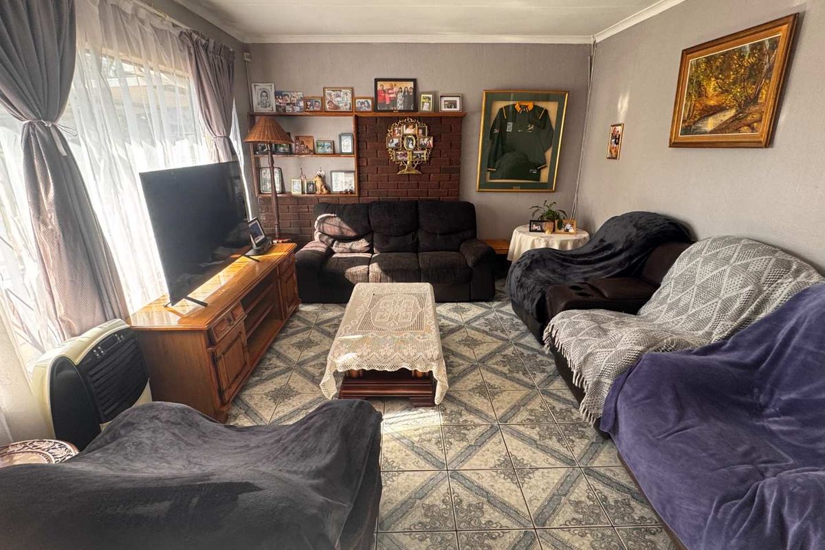 Lovely Family Home for Sale with Solar - Photo 2