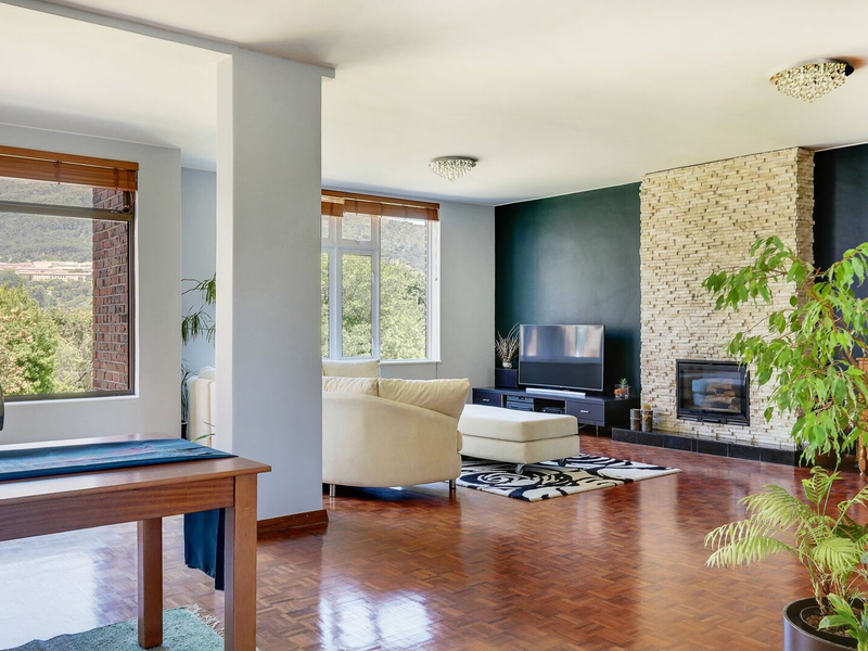 Luxurious 3-Bedroom Ecklenberg Apartment with Mountain Views & Separate Flatlet - Photo 7