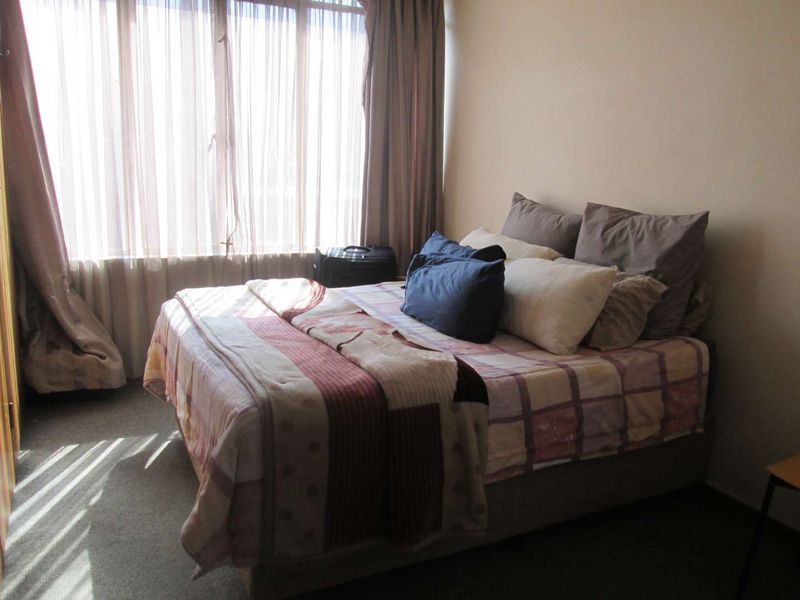 VERY BEAUTIFUL [1] ONE BEDROOM APARTMENT FOR SALE IN SUNNYSIDE [ PRETORIA ] - Photo 6