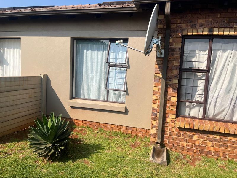 Beautiful Three bedroom Townhouse for sale - Photo 5
