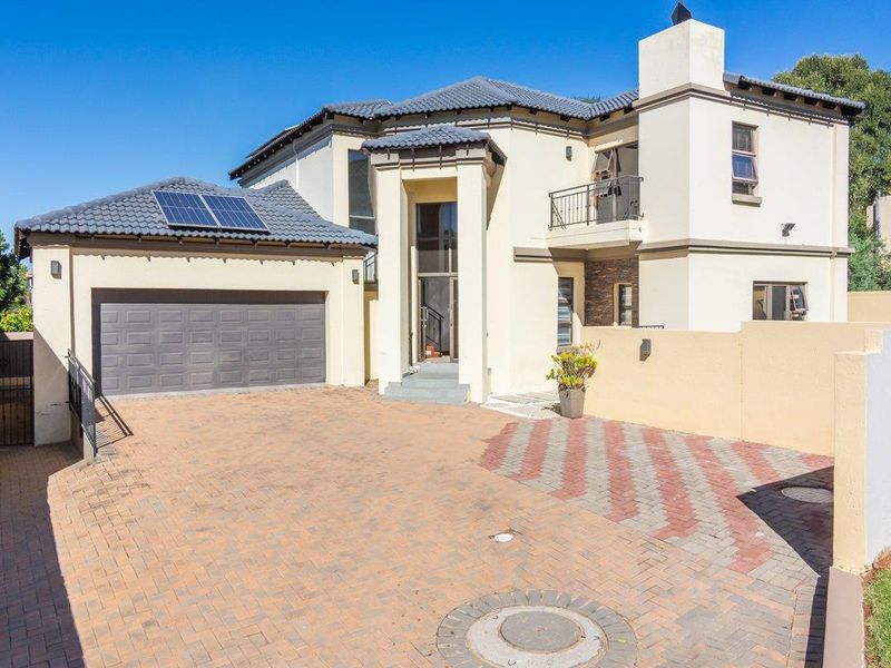 Family Home for Rent - Photo 2