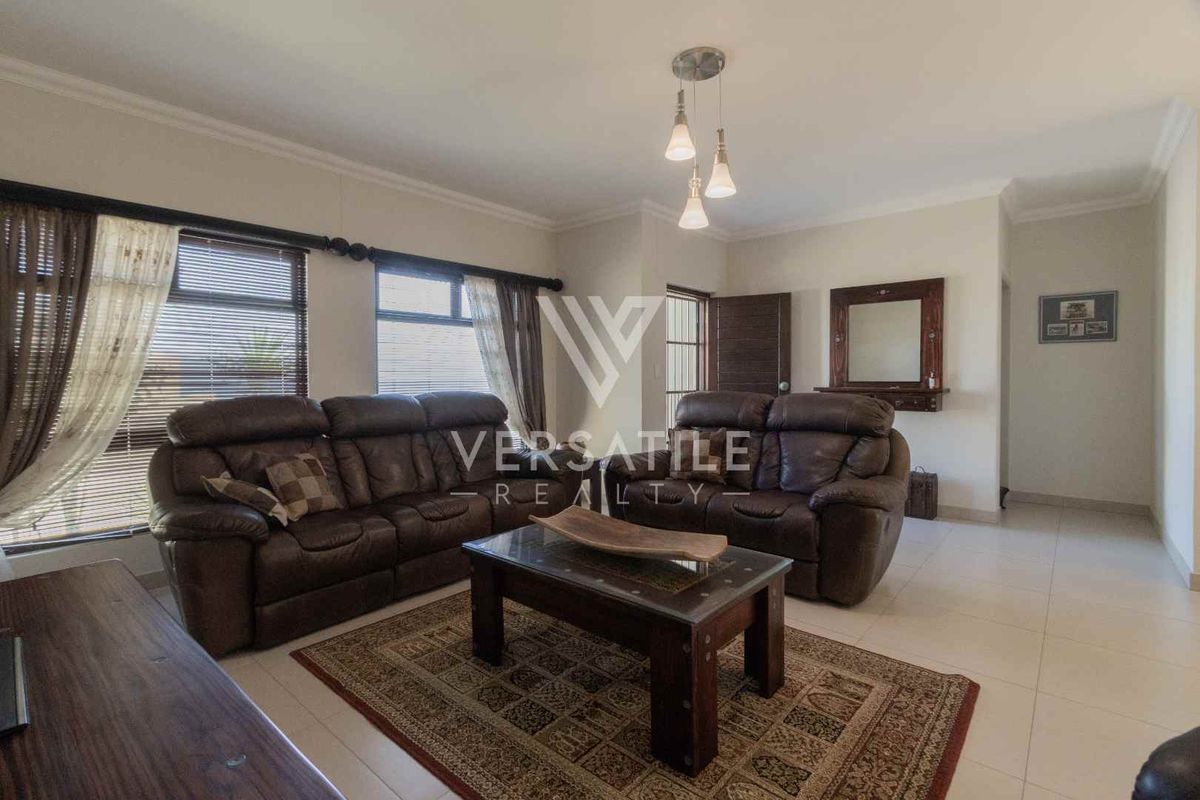 Dolphin Beach - Photo 4