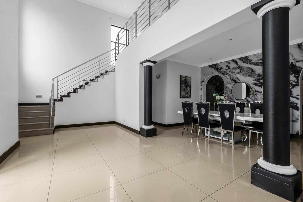 Immaculate 4 Bedroom House for Sale in Fernbrook Estate - Photo 5