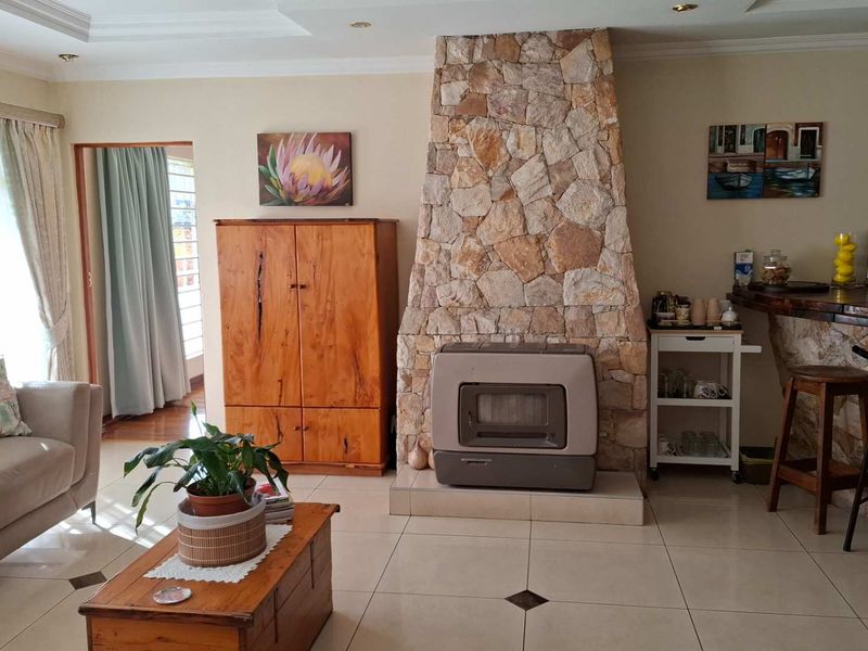 Beautiful Home for the Larger Family - Photo 4