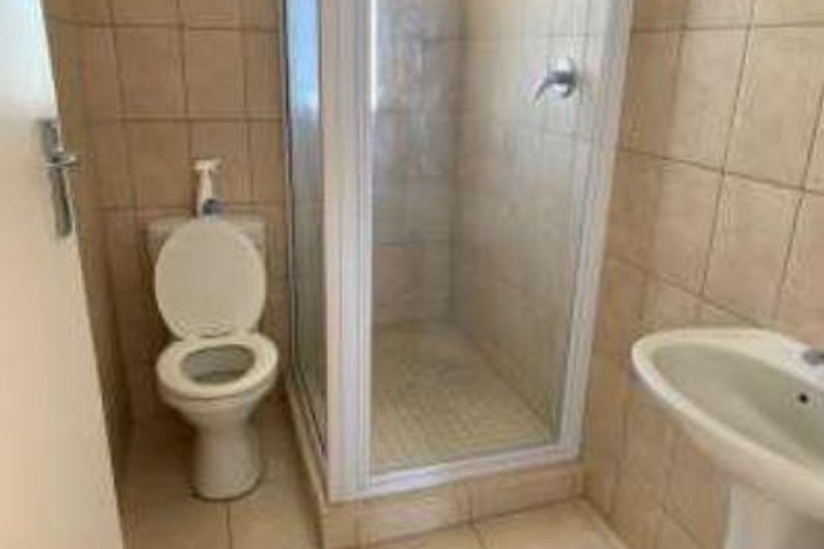 FLAT FOR SALE - PIONEERS PARK - Photo 3