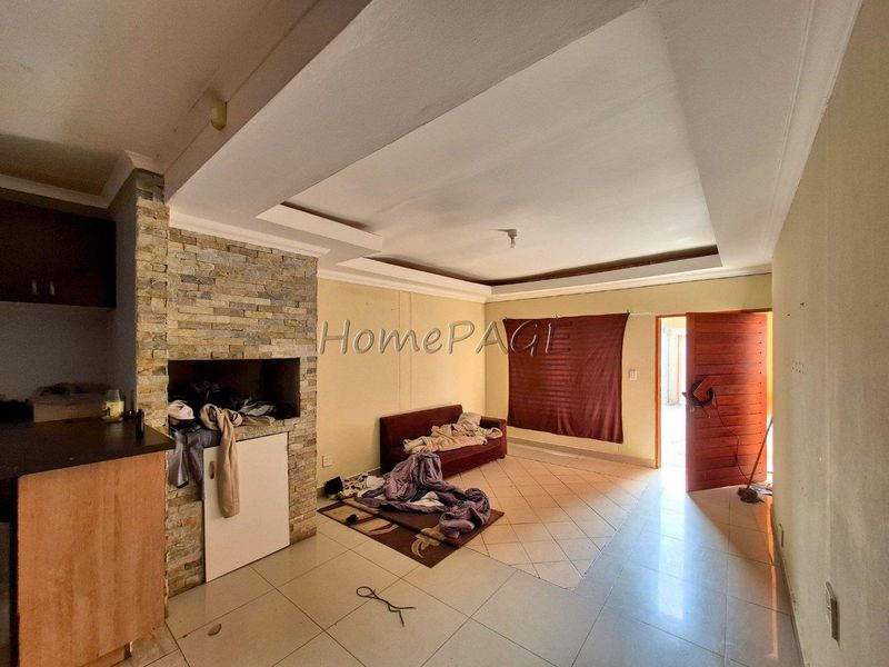 Kuisebmund, Walvis Bay:  Home with 2 Flats is for Sale - Photo 8
