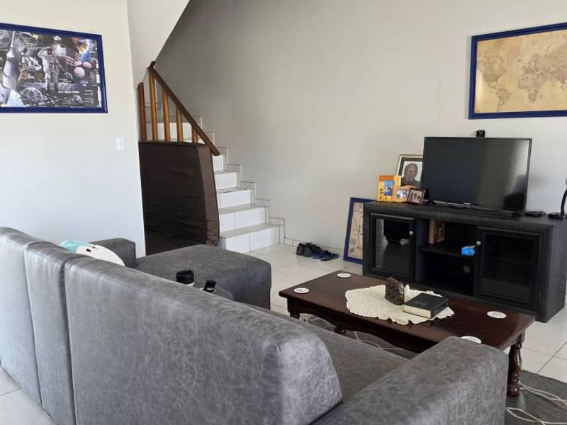 2 Bedroom duplex townhouse. - Photo 5