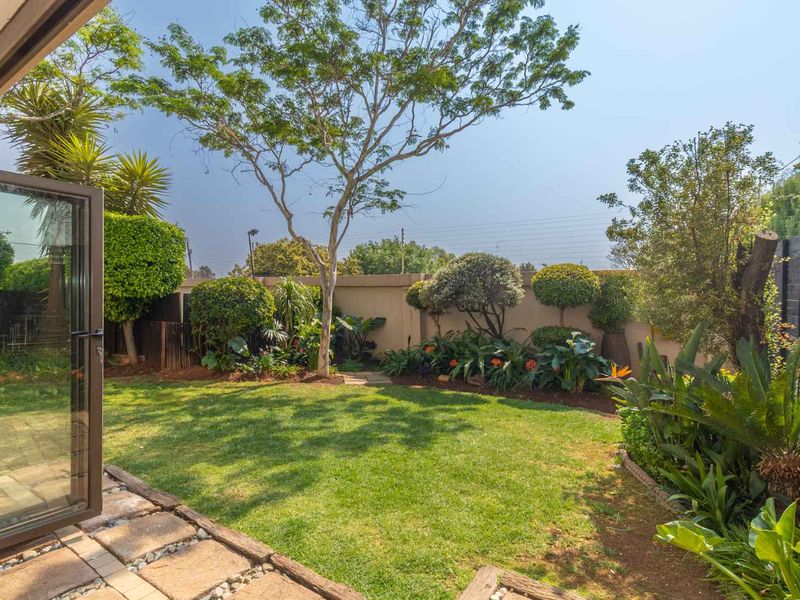 Spacious pet friendly unit available near Hillfox - Photo 7