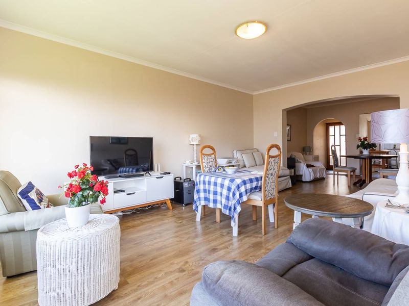 Spacious light and bright apartment with Sea and valley views - Photo 7