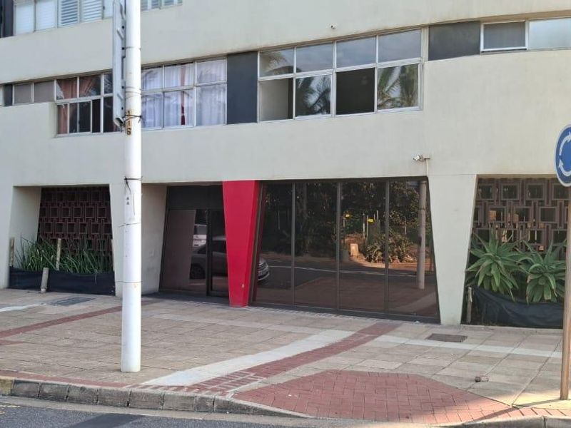 Perfect Investment: Bachelor Apartment Steps from the Waterfront - Photo 2
