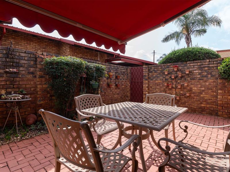 Spacious & Secure 3-Bedroom Townhouse in Edleen – Move-In Ready! - Photo 2
