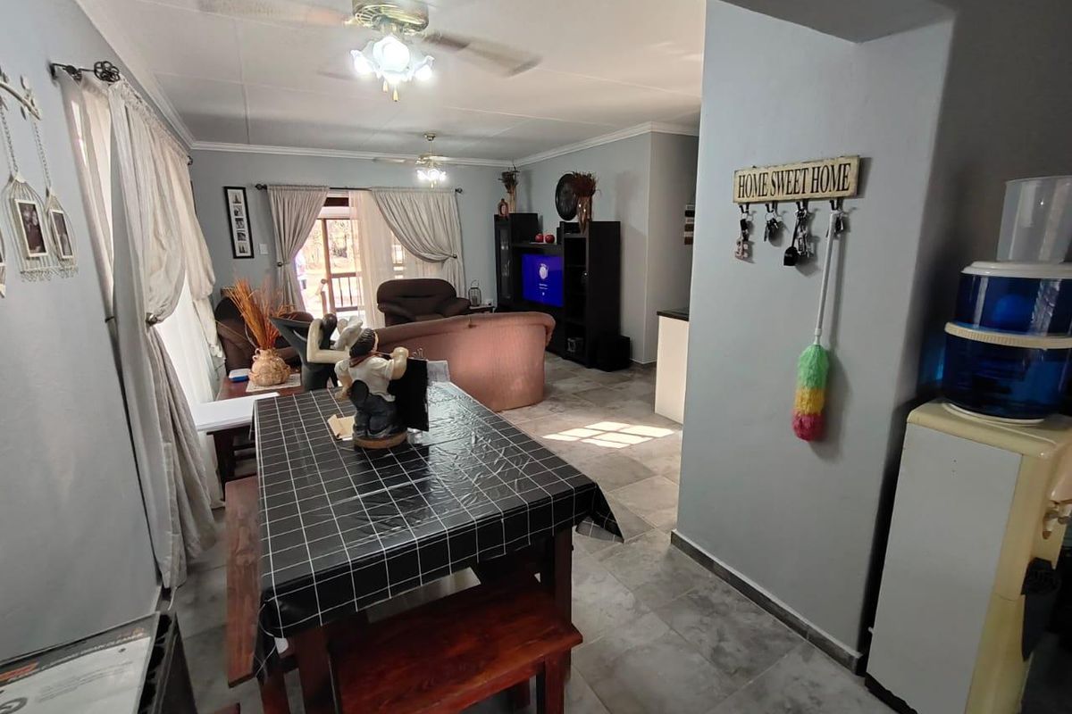 Stunning 2-Bedroom Home with Modern Upgrades - Photo 4