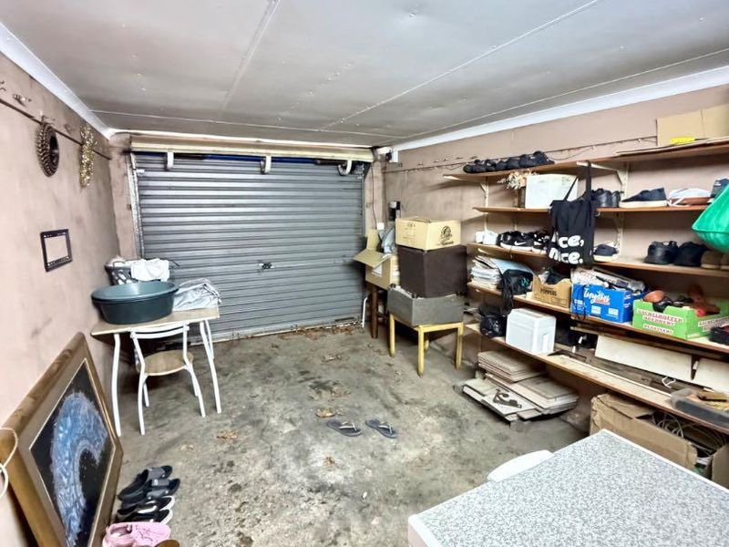 Spacious Bedrooms with Stylish Finishes in The Fountains - Photo 10