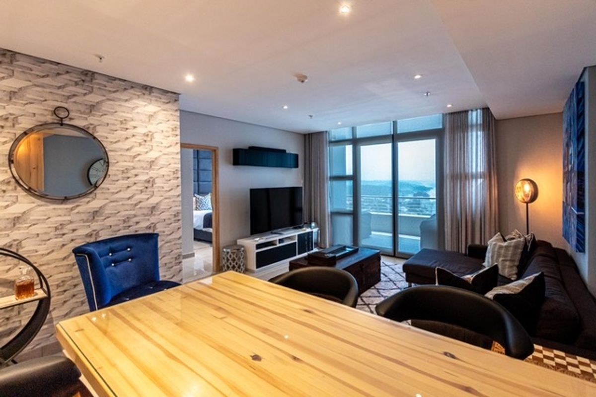 Where Luxury and Convenience Converge - Photo 2