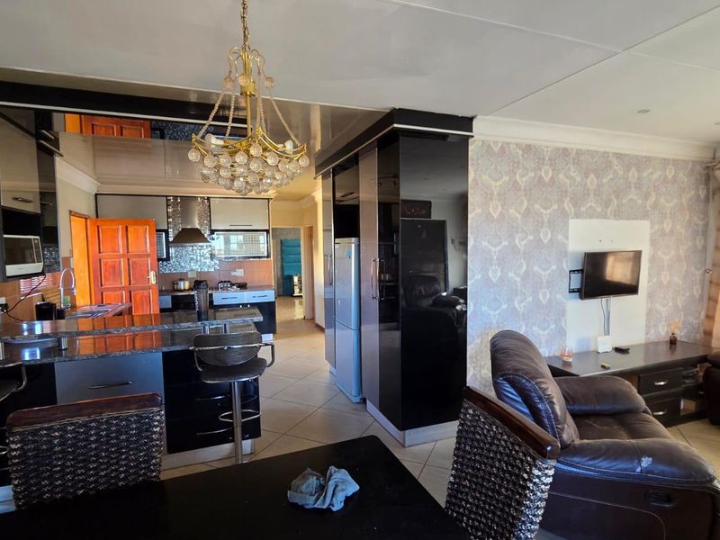 Neat Facebrick Family Home – Well Located & Move-In Ready - Photo 7