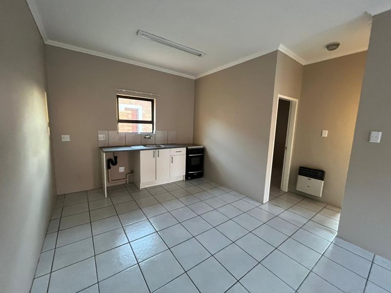 Townhouse For Sale in Trichardt, Secunda - Photo 2