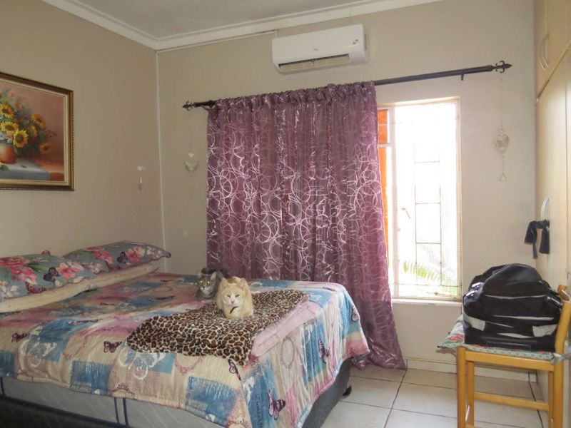 **Family Residence in Central Okahandja** - Photo 6