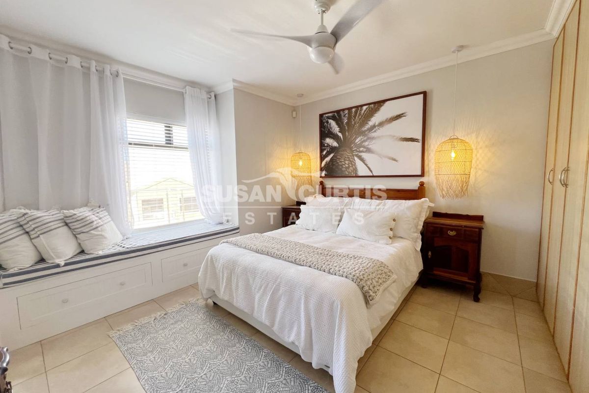 Renovated Family Home with Indoor BBQ & Entertainer’s Deck - Photo 3