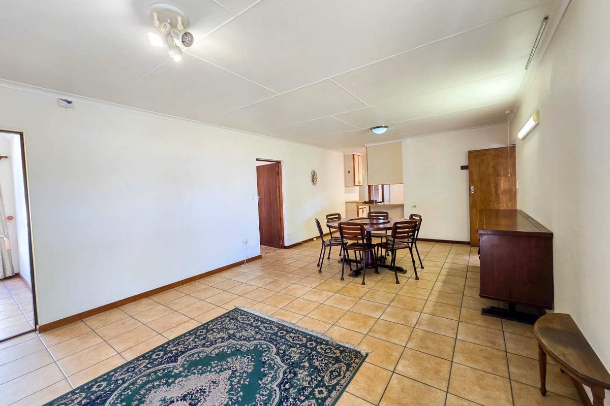 Neat family home for sale in harbour area. - Photo 4