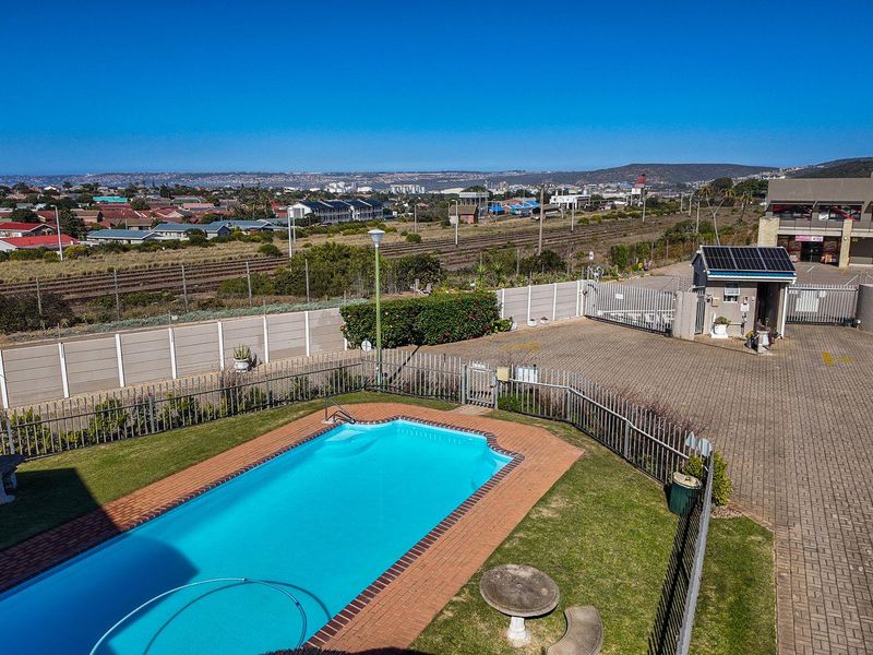 Holiday unit in a Secure Complex - Photo 9