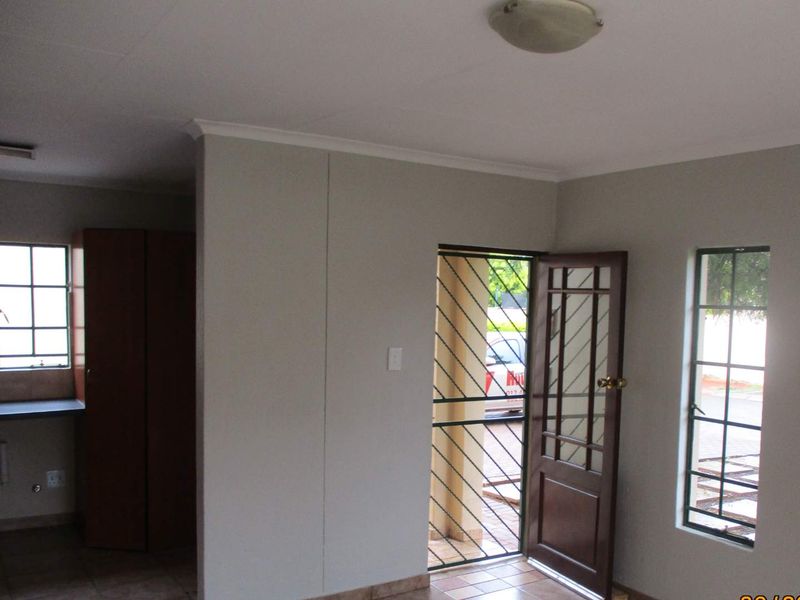 FAMILY HOME FOR SALE IN SECURE ESTATE - Photo 7
